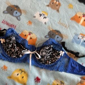 Blue Lace Underwire Bra with Black & White Pattern